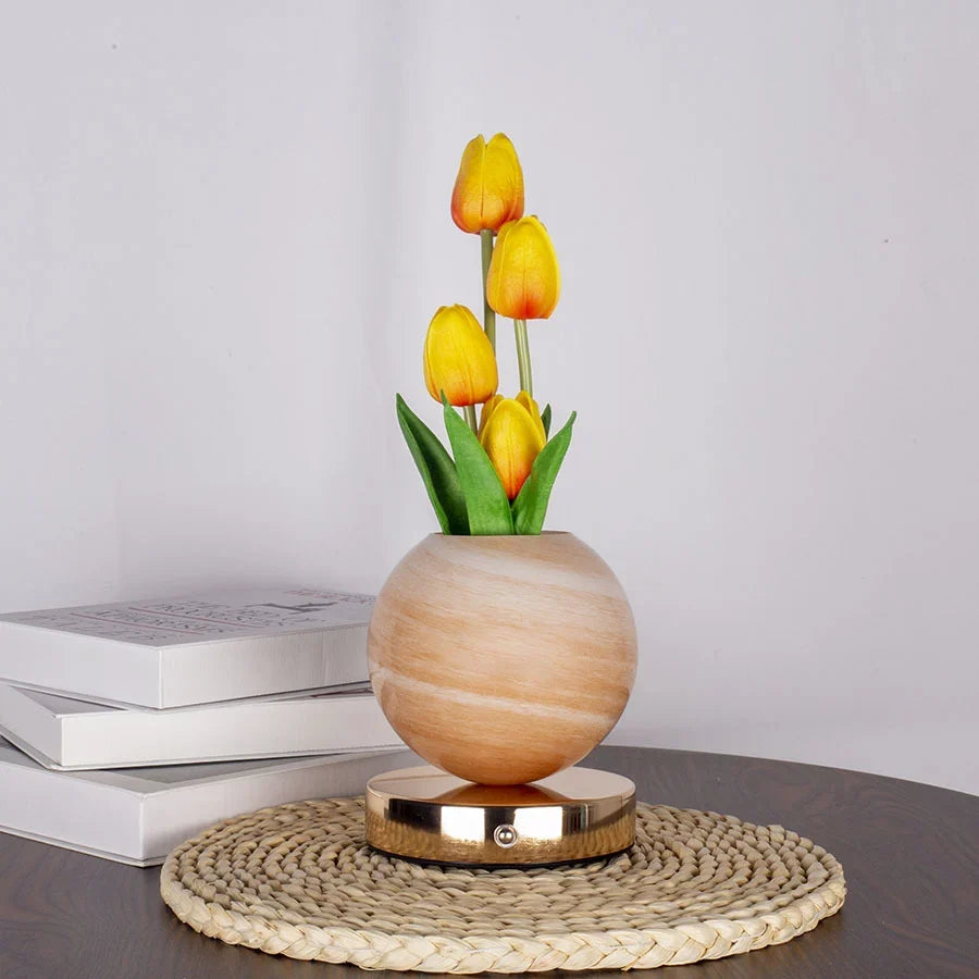 Orangefarbene Tulpe + orangefarbener Topf